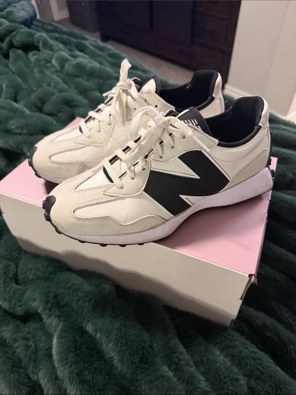 Women’s New Balance Golf Sneakers